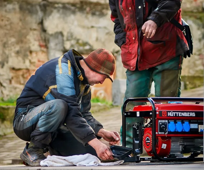 Groupe électrogène thermique portable en extérieur